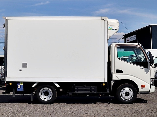 日野 デュトロ 小型 冷蔵冷凍バン TKG-XZC605M(109960) 8枚目