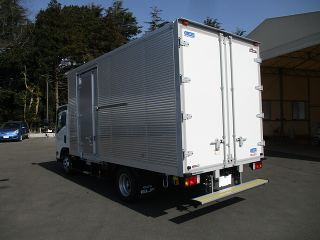 いすゞ エルフ 小型 バン 2RG-NPR88AN(9578) 4枚目