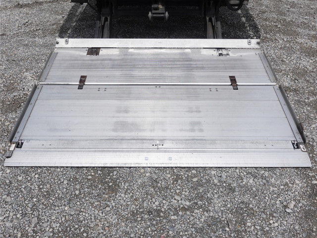 Isuzu forward 6studs large Freezer box_body SKG-FSR90T2(109474) 18枚目