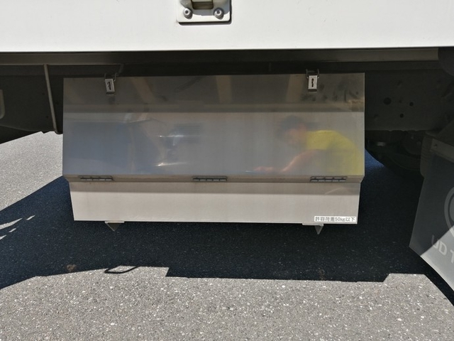 UDトラックス（日産） クオン 大型 ウィング QKG-CG5ZA(3792) 27枚目