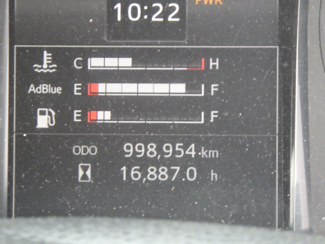 日野 プロフィア 大型 ウィング 2DG-FW1AHG(101937) 27枚目