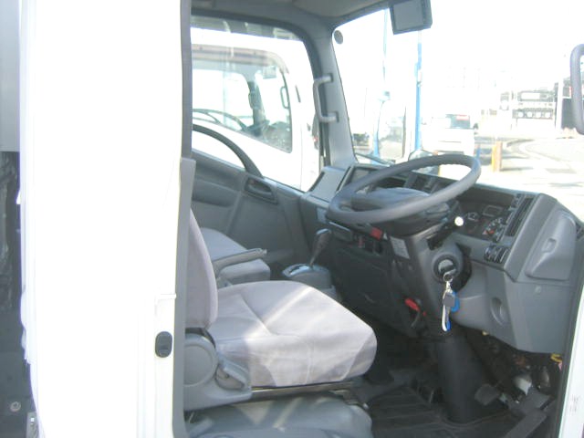 いすゞ エルフ 小型 冷蔵冷凍バン TPG-NLR85AN(101936) 28枚目
