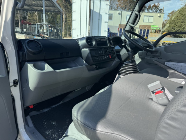 トヨタ ダイナ 小型 Wキャブ 3BF-TRY230(101974) 27枚目