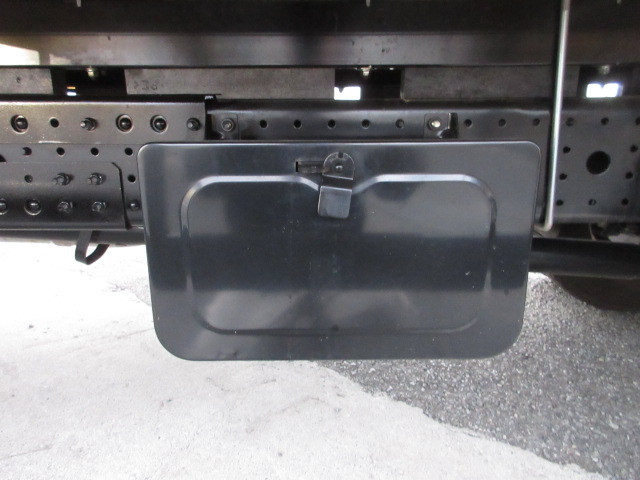 三菱ふそう キャンター 小型 平ボディ（クレーン付） 2PG-FEB80(101975) 42枚目