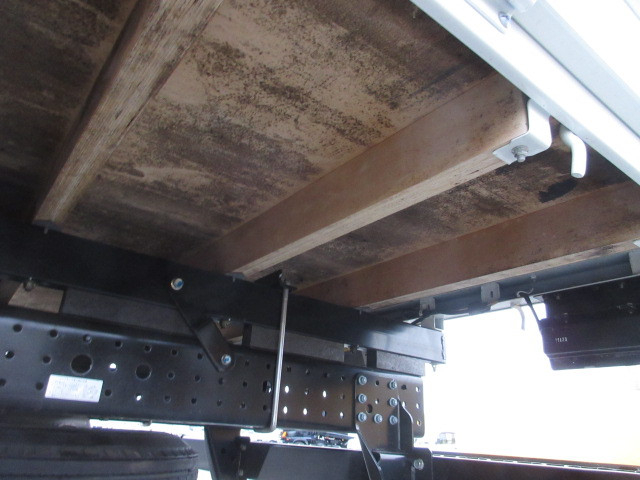 三菱ふそう キャンター 小型 平ボディ（クレーン付） 2PG-FEB80(101975) 43枚目