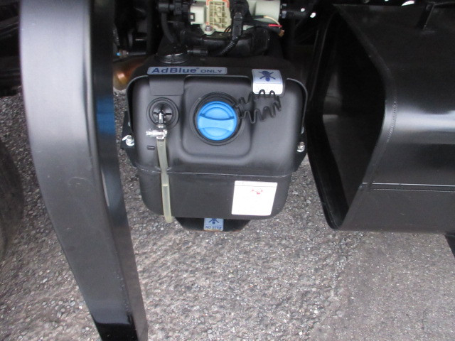 三菱ふそう キャンター 小型 平ボディ（クレーン付） 2PG-FEB80(101975) 44枚目