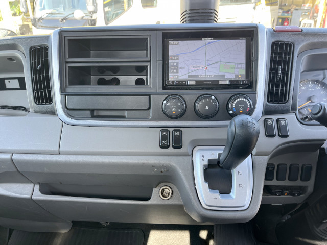 三菱ふそう キャンター 小型 平ボディ 2TG-FBA00(101988) 17枚目