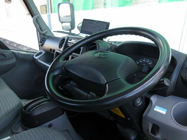 トヨタ トヨエース 小型 平ボディ TKG-XZC605(7985) 28枚目