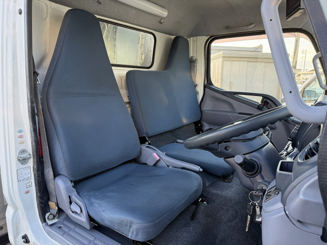三菱ふそう キャンター 小型 バン TKG-FEA50(102062) 16枚目