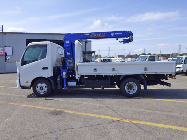 トヨタ ダイナ 小型 平ボディ（クレーン付） 2RG-XZU710(102071) 4枚目