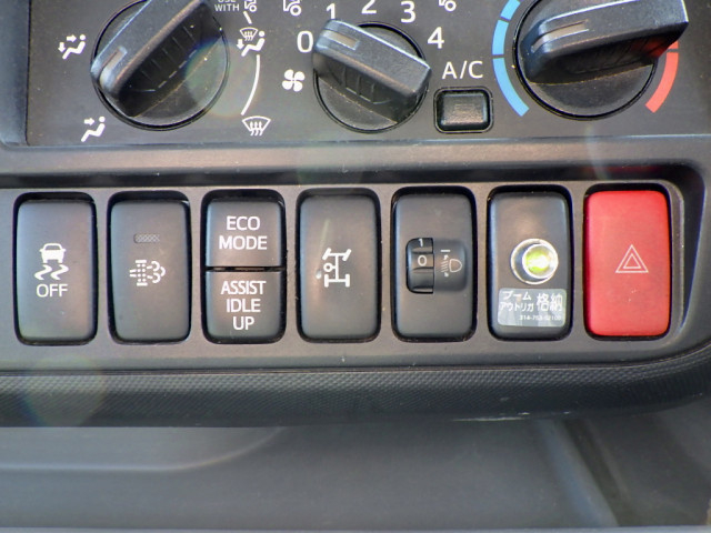 トヨタ ダイナ 小型 平ボディ（クレーン付） 2RG-XZU710(102071) 22枚目