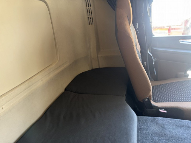 日野 プロフィア 大型 冷蔵冷凍バン 2DG-FW1AHG(102072) 37枚目