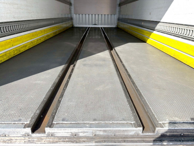 日野 レンジャー 中型 冷蔵冷凍バン 2KG-FC2ABG(102075) 8枚目