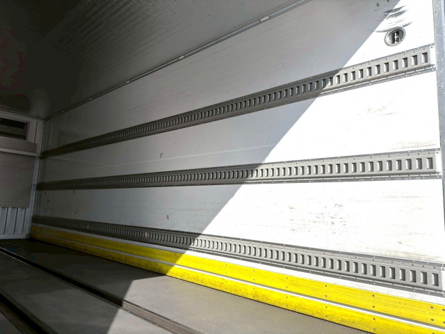 日野 レンジャー 中型 冷蔵冷凍バン 2KG-FC2ABG(102075) 10枚目