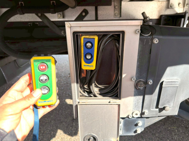 日野 レンジャー 中型 冷蔵冷凍バン 2KG-FC2ABG(102075) 11枚目