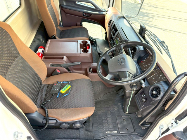 日野 レンジャー 中型 冷蔵冷凍バン 2KG-FC2ABG(102075) 29枚目