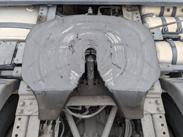 日野 プロフィア 大型 トラクタ 2DG-SH1EDGG(102078) 11枚目