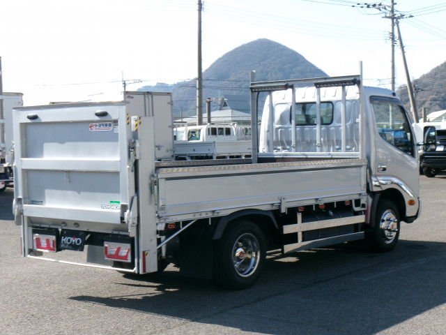 トヨタ トヨエース 小型 平ボディ TPG-XZU645(102081) 4枚目