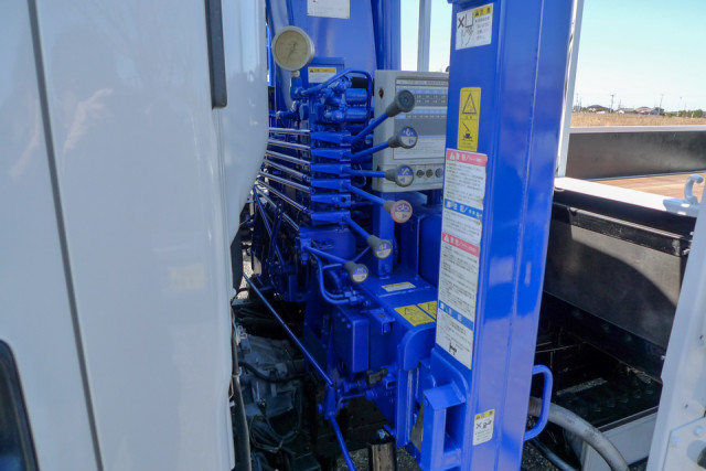 いすゞ エルフ 小型 平ボディ（クレーン付） TPG-NPR85N(102085) 13枚目