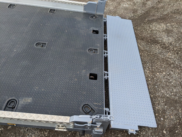 UDトラックス（日産） コンドル 増トン 平ボディ（クレーン付） TKG-LK39N(102086) 10枚目