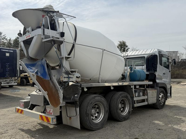 UDトラックス（日産） クオン 大型 ミキサー車 2PG-CW5AL(102087) 7枚目