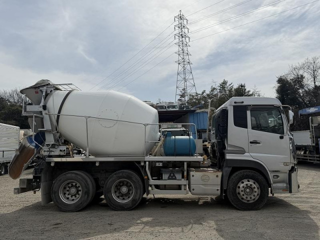 UDトラックス（日産） クオン 大型 ミキサー車 2PG-CW5AL(102087) 8枚目