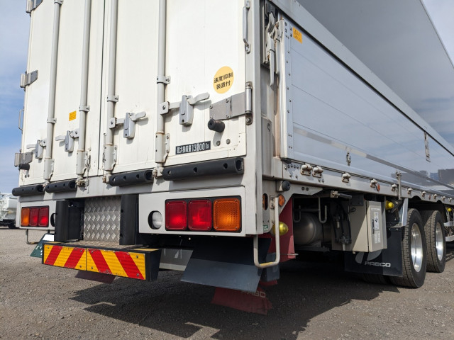 UDトラックス（日産） クオン 大型 ウィング QKG-CG5ZA(102093) 7枚目