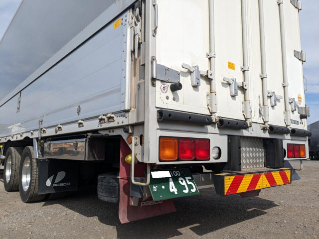 UDトラックス（日産） クオン 大型 ウィング QKG-CG5ZA(102093) 8枚目