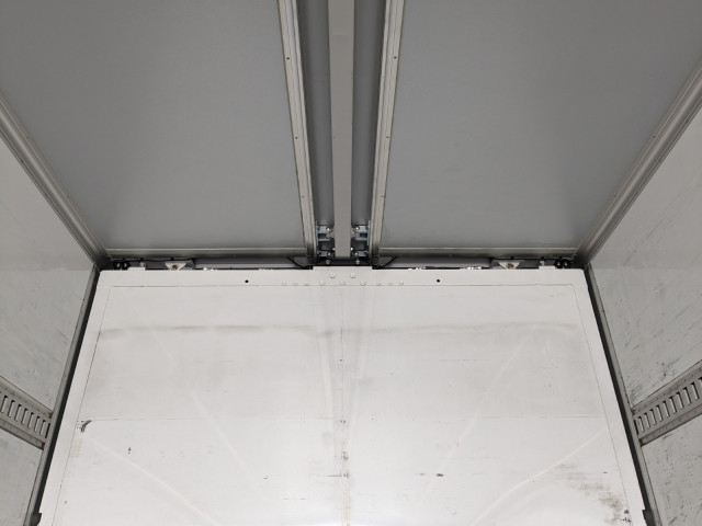 UDトラックス（日産） クオン 大型 ウィング QKG-CG5ZA(102093) 31枚目