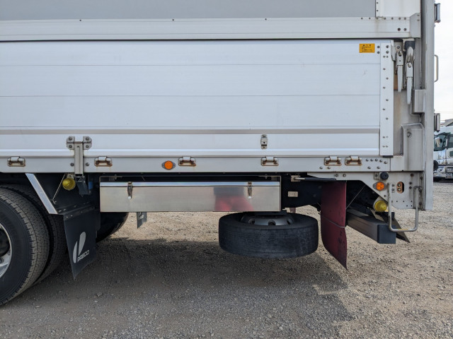 UDトラックス（日産） クオン 大型 ウィング QKG-CG5ZA(102093) 35枚目