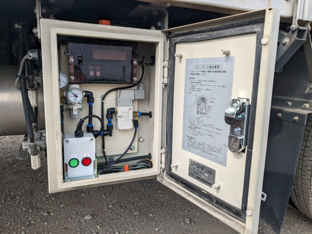 UDトラックス（日産） クオン 大型 ウィング QKG-CG5ZA(102093) 38枚目