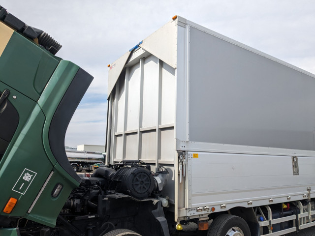 UDトラックス（日産） クオン 大型 ウィング QKG-CG5ZA(102093) 46枚目