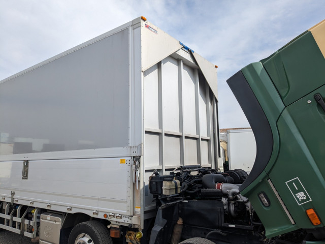 UDトラックス（日産） クオン 大型 ウィング QKG-CG5ZA(102093) 50枚目