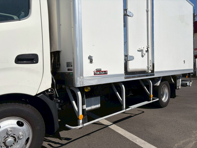 日野 デュトロ 小型 冷蔵冷凍バン TKG-XZU710M(102098) 20枚目