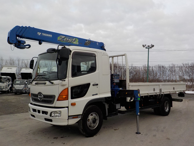 日野 レンジャー 中型 平ボディ（クレーン付） TKG-FD7JKAA(102100) 1枚目