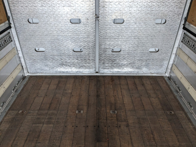 UDトラックス（日産） クオン 大型 ウィング CG5ZA-30754(102104) 14枚目