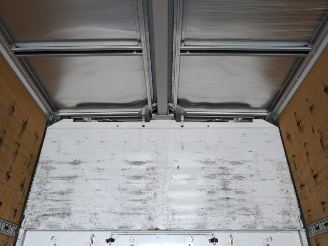 UDトラックス（日産） クオン 大型 ウィング CG5ZA-30754(102104) 15枚目