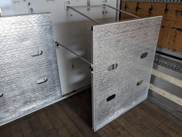 UDトラックス（日産） クオン 大型 ウィング CG5ZA-30754(102104) 18枚目