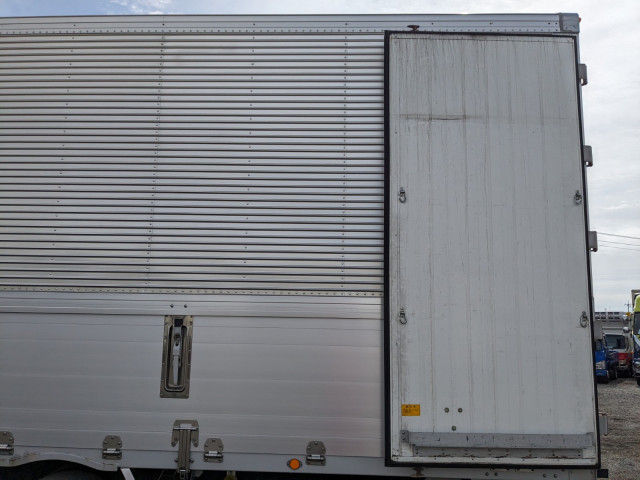 UDトラックス（日産） クオン 大型 ウィング CG5ZA-30754(102104) 22枚目