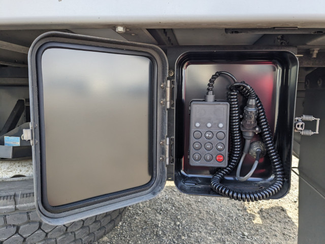 UDトラックス（日産） クオン 大型 ウィング CG5ZA-30754(102104) 24枚目