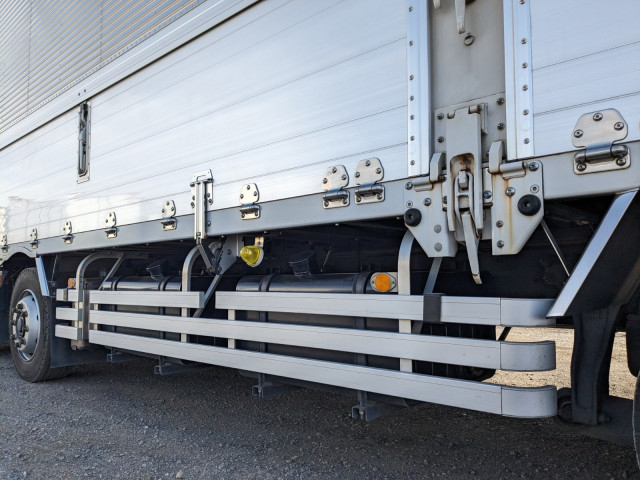 UDトラックス（日産） クオン 大型 ウィング CG5ZA-30754(102104) 29枚目