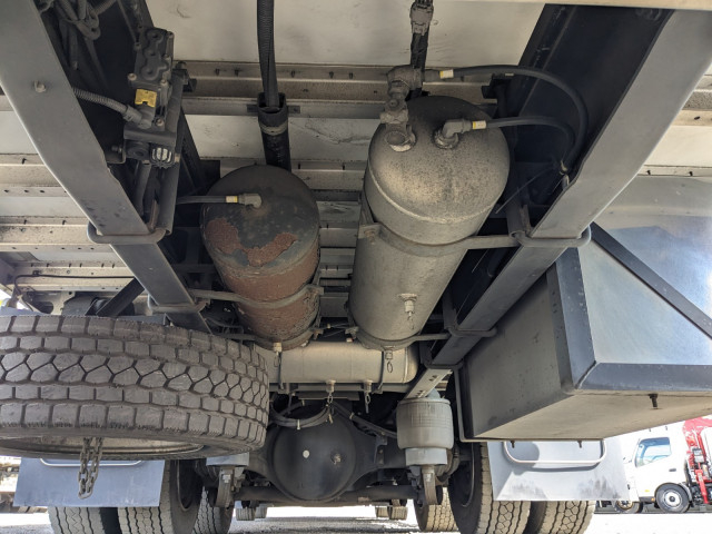 UDトラックス（日産） クオン 大型 ウィング CG5ZA-30754(102104) 32枚目