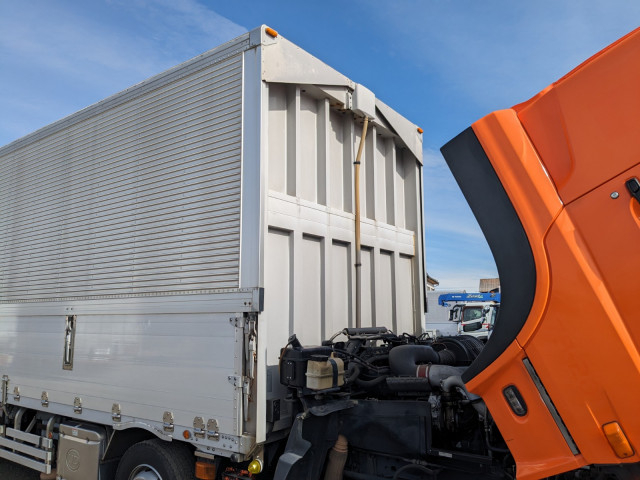 UDトラックス（日産） クオン 大型 ウィング CG5ZA-30754(102104) 50枚目