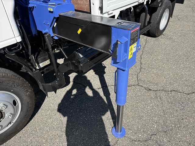 いすゞ エルフ 小型 平ボディ（クレーン付） TRG-NKR85AR(102106) 3枚目