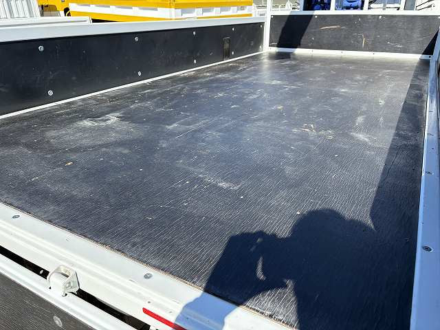 いすゞ エルフ 小型 平ボディ（クレーン付） TRG-NKR85AR(102106) 17枚目