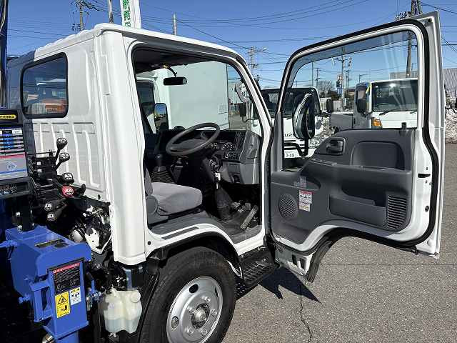 いすゞ エルフ 小型 平ボディ（クレーン付） TRG-NKR85AR(102106) 50枚目