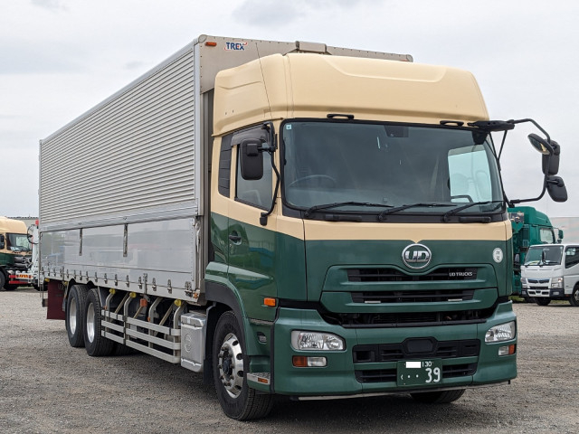 UDトラックス（日産） クオン 大型 ウィング QKG-CD5ZA(109092) 2枚目