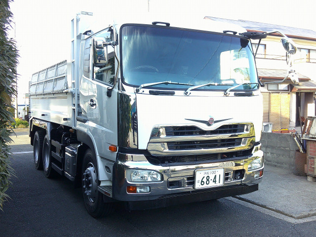 UDトラックス（日産） クオン 大型 土砂ダンプ QKG-CW5XL(102109) 1枚目