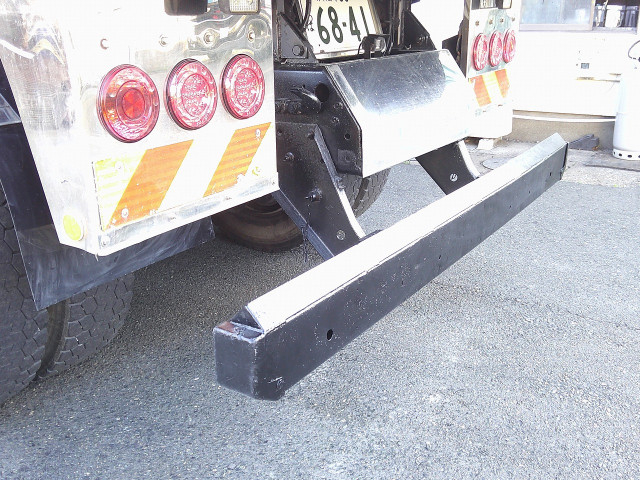 UDトラックス（日産） クオン 大型 土砂ダンプ QKG-CW5XL(102109) 7枚目