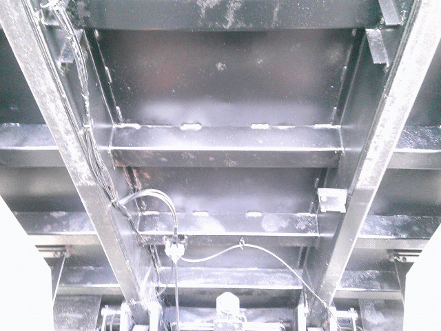 UDトラックス（日産） クオン 大型 土砂ダンプ QKG-CW5XL(102109) 22枚目